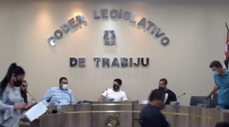 Vereadores se retiram de sessão ordinária nesta sexta (20) em Trabiju