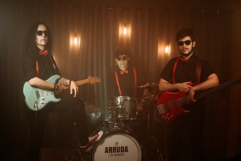 Trio Arruda e Os Danados lança clipe com grande produção audiovisual
