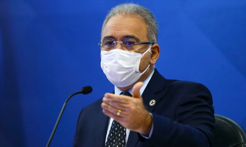 Terceira dose para idosos e imunossuprimidos começa em setembro, diz ministro da saúde