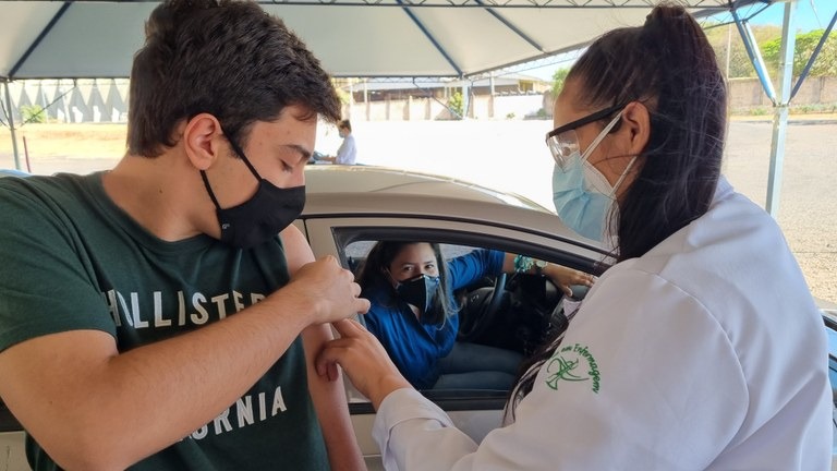 Confira quem pode se imunizar contra a Covid-19 nesta quinta-feira (2)