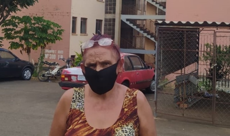 Moradores fazem vaquinha para idosa não ser despejada com a família em Araraquara
