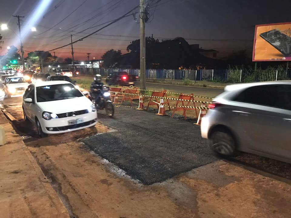 Trânsito liberado na Alameda Paulista próximo ao Balão das Roseiras
