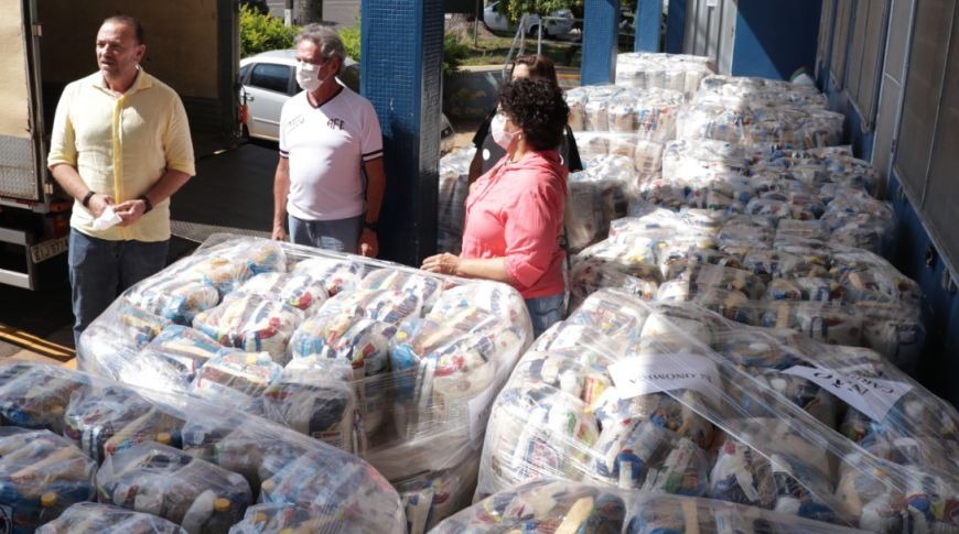 Ferroviária doa 700 cestas básicas para o Fundo Social
