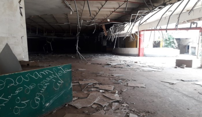 Vereador cobra medidas sobre abandono do prédio do antigo Tropical Shopping