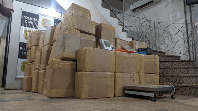 DISE apreende mais de 2 toneladas de maconha em Araraquara e dois são presos