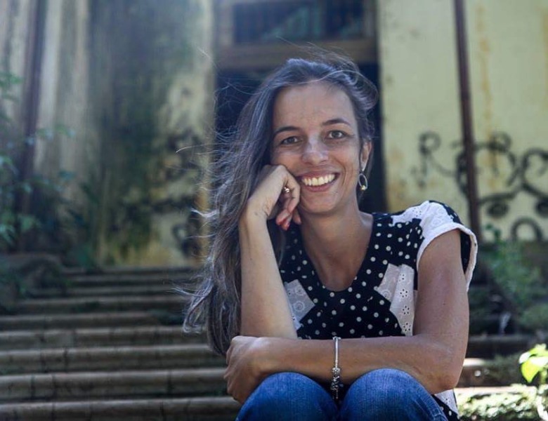 Em cerimônia emocionante, Araraquara se despede da jornalista Fernanda Manécolo