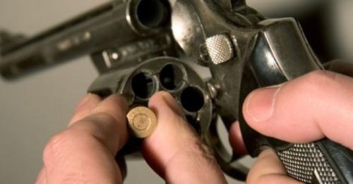 Jovem morre após suposta brincadeira de “roleta russa”