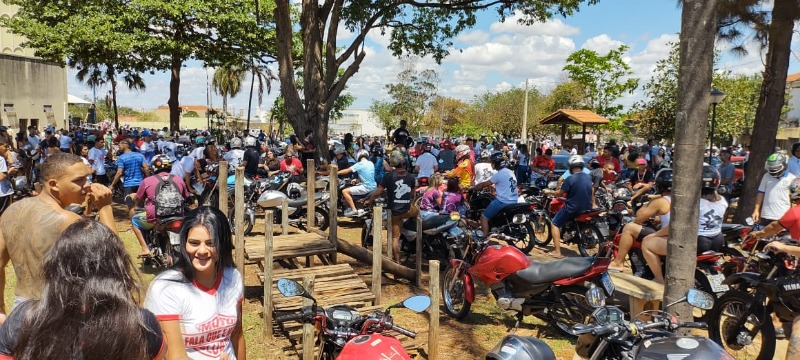 Benção das motos reúne milhares de fiéis em Araraquara