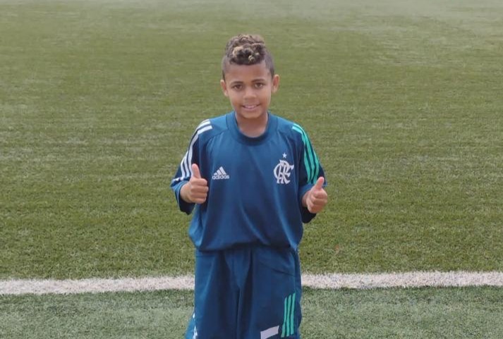 Conheça Brayan Pereira, o jogador mirim de nove anos aprovado na Ferroviária