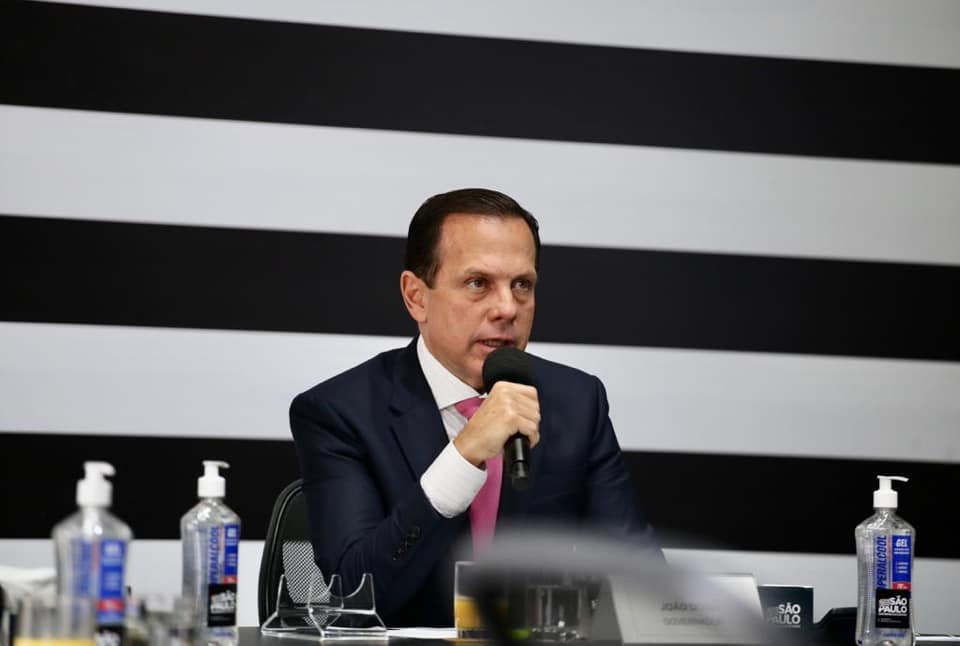 Governo de SP determina uso obrigatório de máscaras em todo o estado