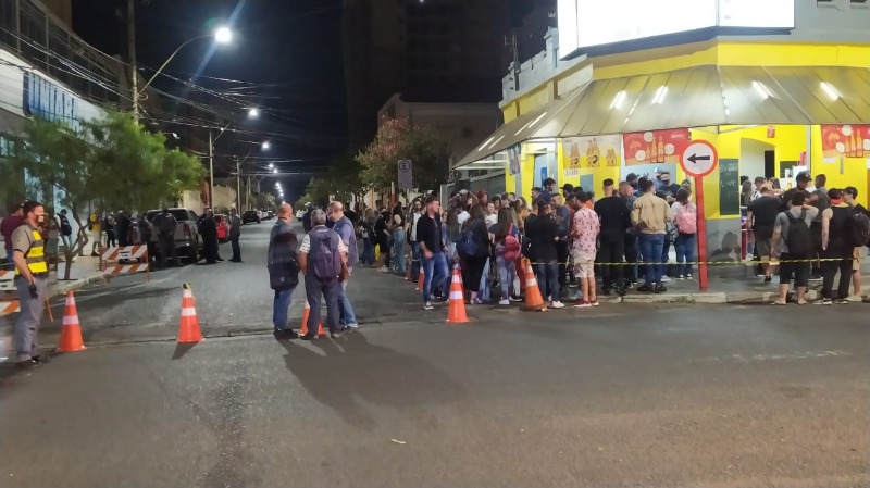 Prefeitura de Araraquara aplica 25 multas por falta de máscara na Rua 6, no Centro