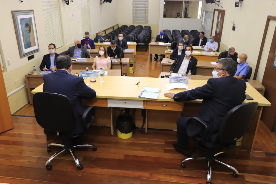 Vereadores querem informações da Prefeitura sobre compra de respiradores