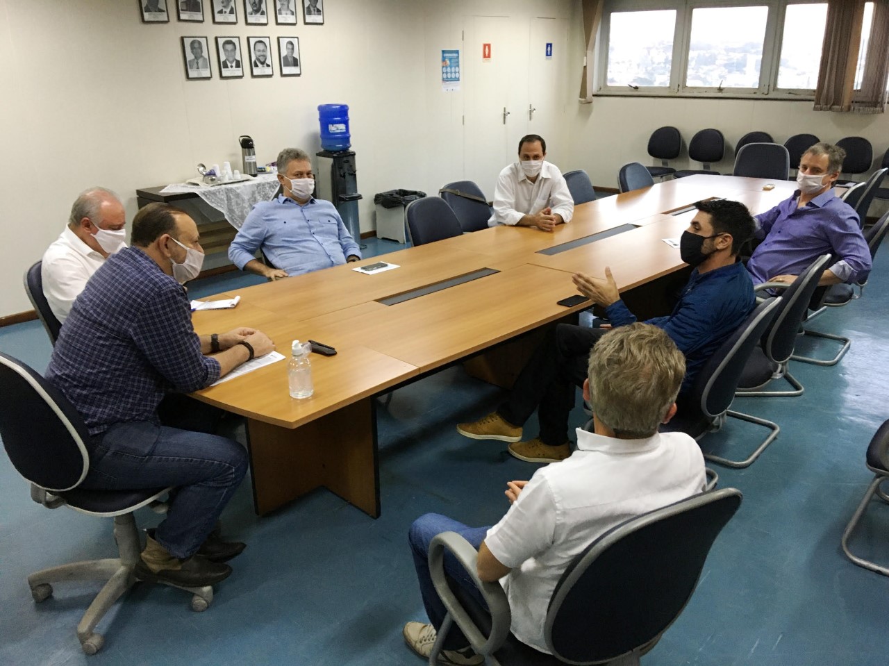 Setores econômicos e Prefeitura discutem reabertura do comércio