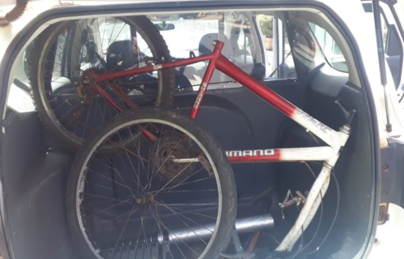 Ladrão leva objetos de loja e toma capote de bike no Centro de Araraquara