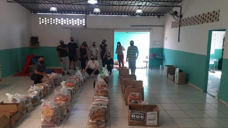 Drive solidário busca arrecadar alimentos e itens de higiene para idosos e pessoas em situação de rua