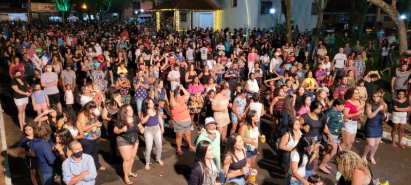 ​Primeira noite do Esperança Luz encanta multidão em Boa Esperança