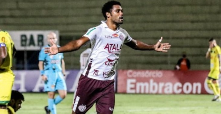 Bruno Mezenga retorna à Ferrroviária para o Paulistão 2022