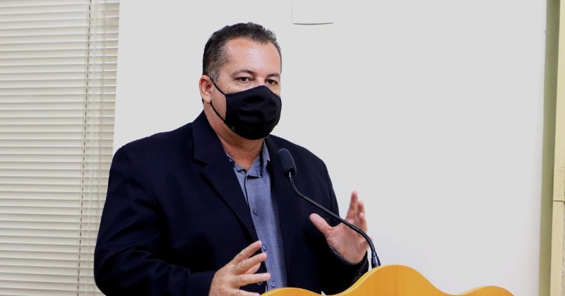Boi pede que areia da represa do Parque do Pinheirinho seja trocada