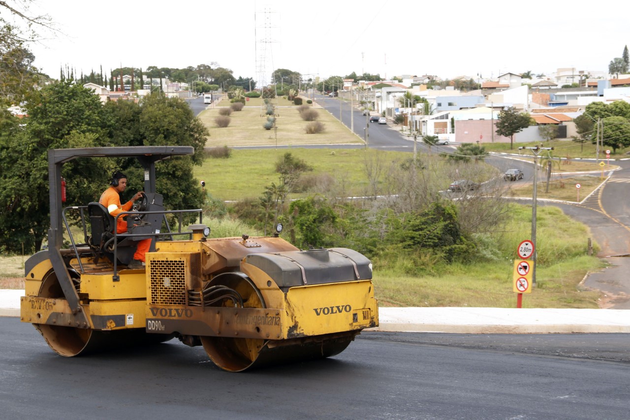Terminam as obras na rotatória do Jardim Serra Azul