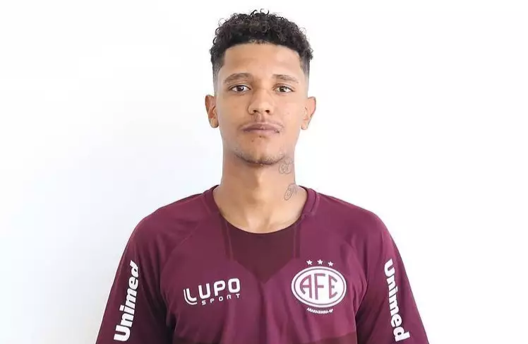 Ex-goleiro da Ferroviária morre em acidente envolvendo ônibus