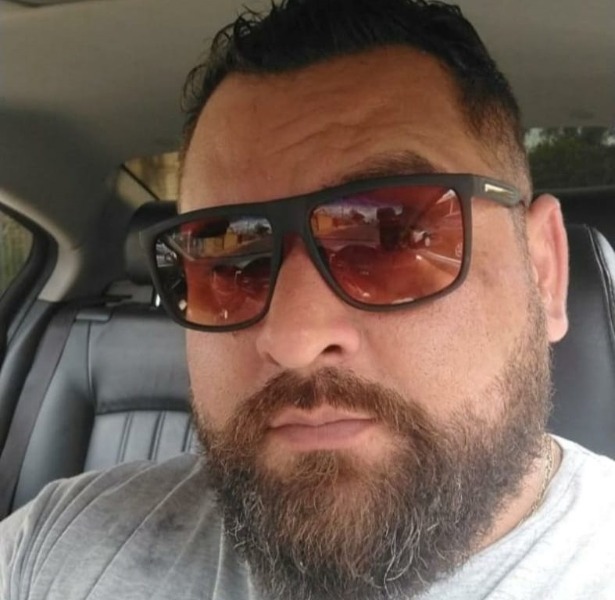 Parentes e amigos prestam homenagens a motociclista morto durante trilha