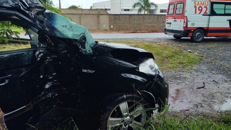 Acidente deixa mulher gravemente ferida em Araraquara