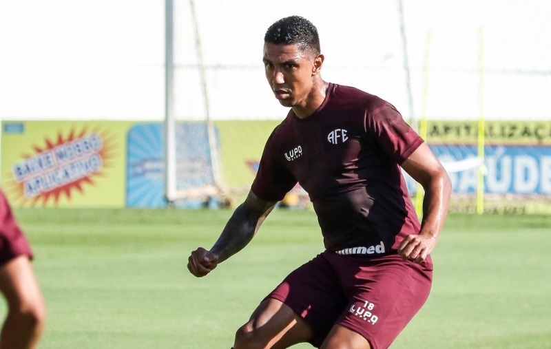 Zagueiro Didi deve retornar à Ferroviária para o Paulistão 2022