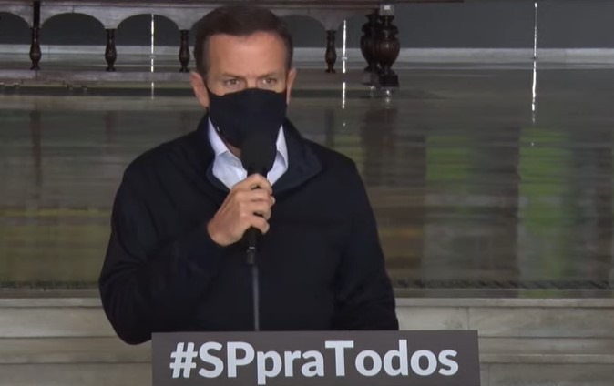 Governo Doria prorroga obrigatoriedade do uso de máscara; veja até quando