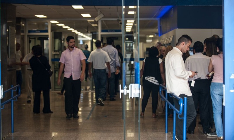 Precisa ir ao banco? Agências funcionam somente até está quinta-feira (30)