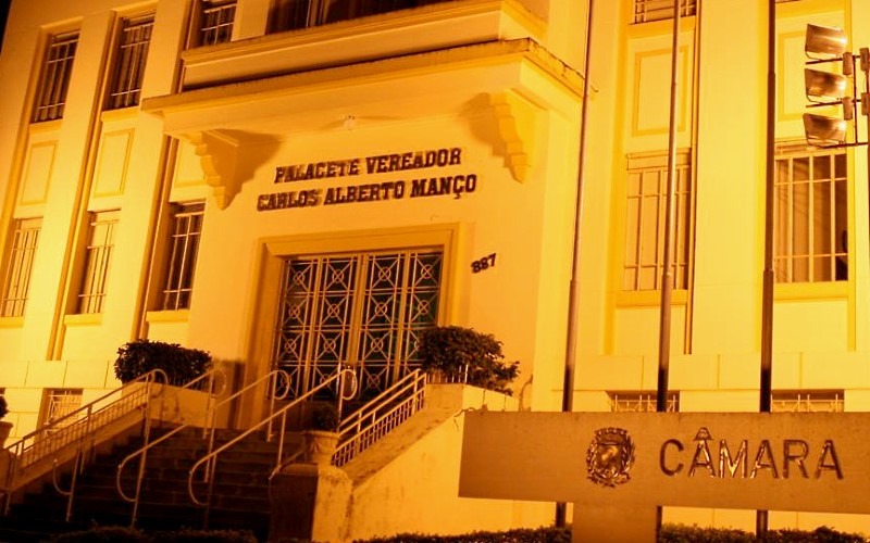 Nota manifestando respeito aos professores e profissionais da educação