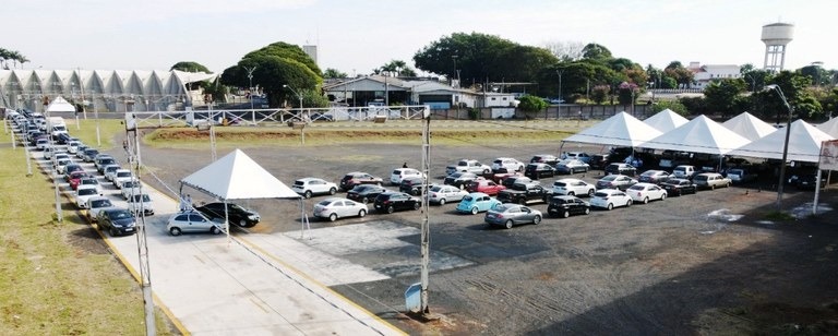 Vacinação no drive-thru do Cear prossegue neste sábado (15)