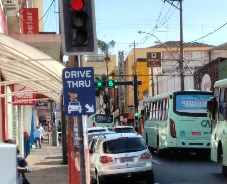 Faixas exclusivas para drive-thru começam no Centro na terça-feira (26)