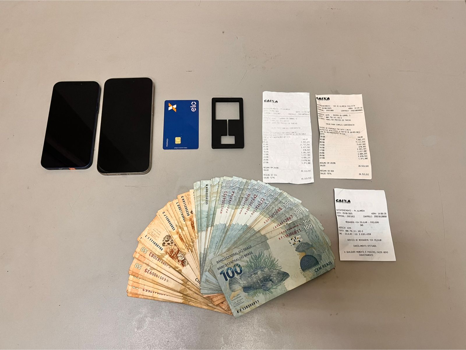 Foto: Divulgação/PM/Celulares, Cartões Bancários, Comprovante Apreendidos e o Dinheiro da Vítima Recuperado