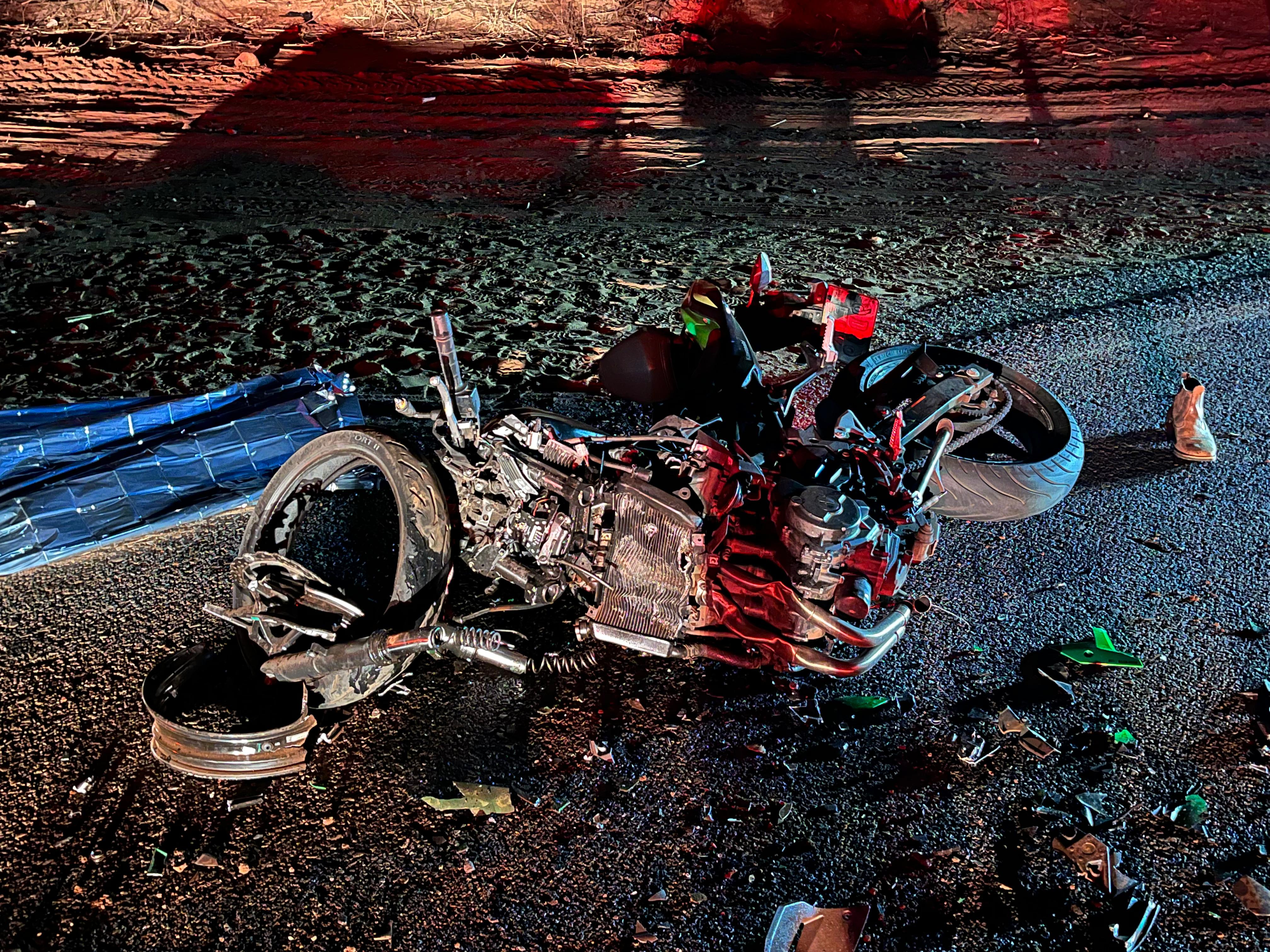 Foto: Flavio Fernandes/Araraquara Agora/Moto de Ednaldo Destruída