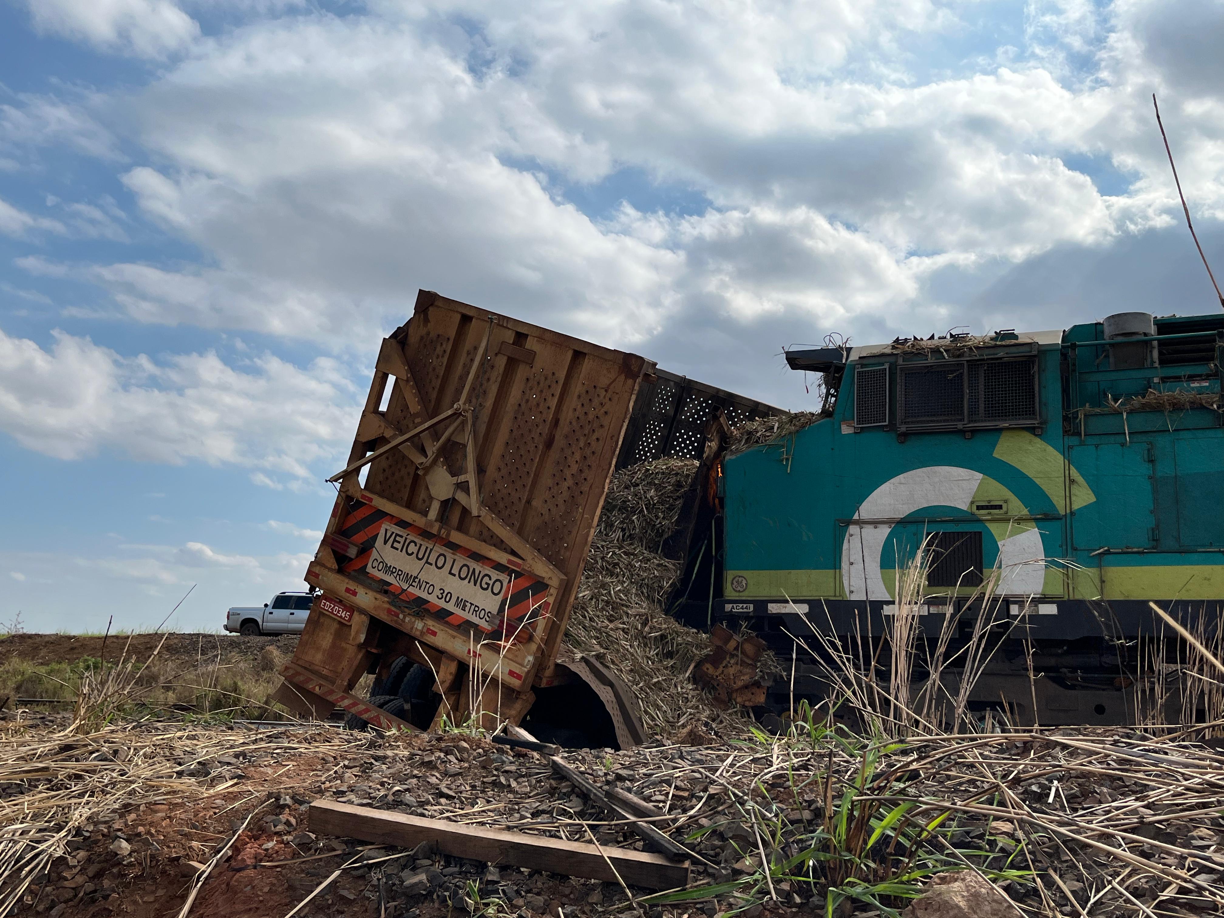 Foto: Flavio Fernandes/Araraquara Agora/Trem Colidiu Com Caminhão Ninguém Se Feriu
