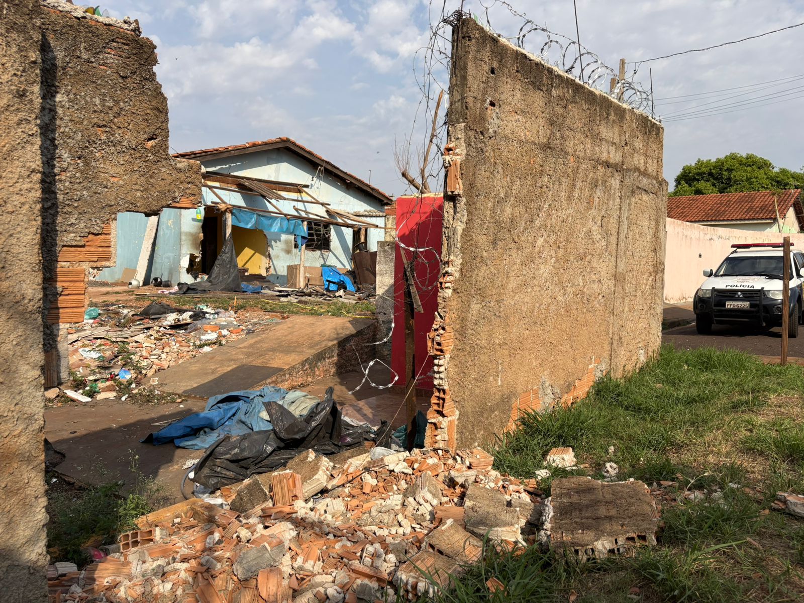 Foto: Divulgação/DISE/Local Com Muro Quebrado