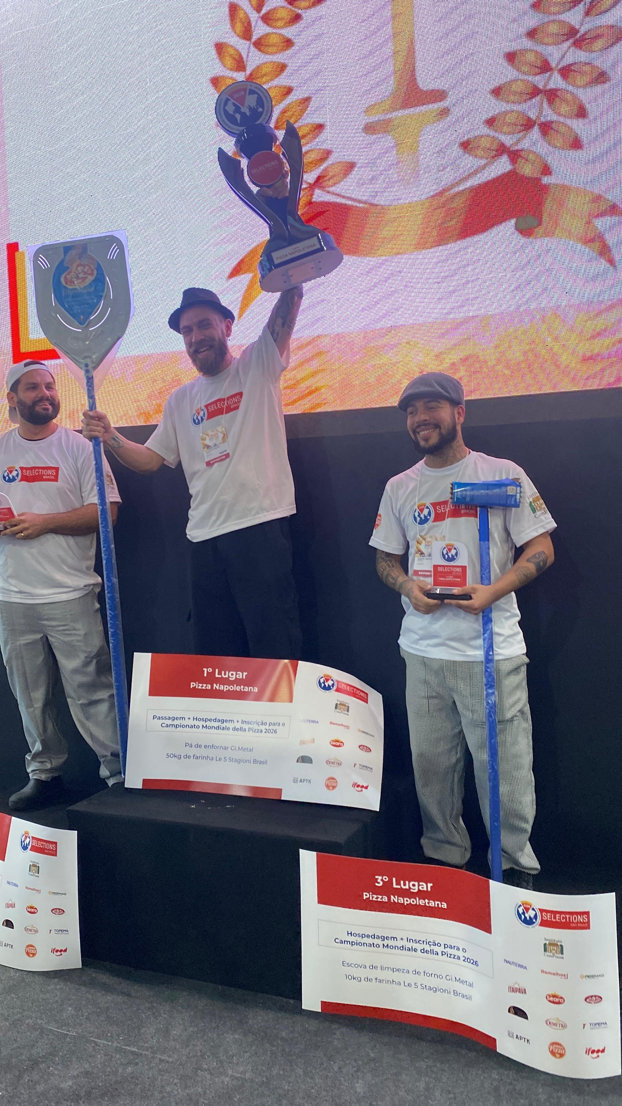 Campeão, Clóvis Malagolini, vencedor da categoria Pizza Napoletana durante a FIPAN 2025.  