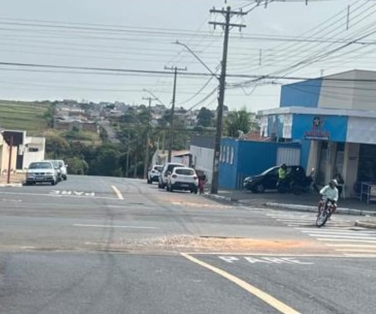 Obra do Daae na esquina da Rua Maurício Galli com a Avenida Manoel Rodrigues pode afetar o abastecimento em bairros da região do Selmi Dei