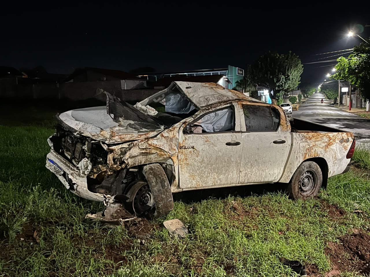 Foto: Flavio Fernandes/Araraquara Agora/Caminhonete Capotada Após o Acidente