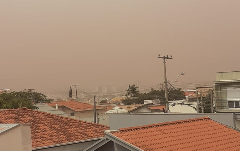 Tempestade de areia cobre o céu de Araraquara: veja fotos