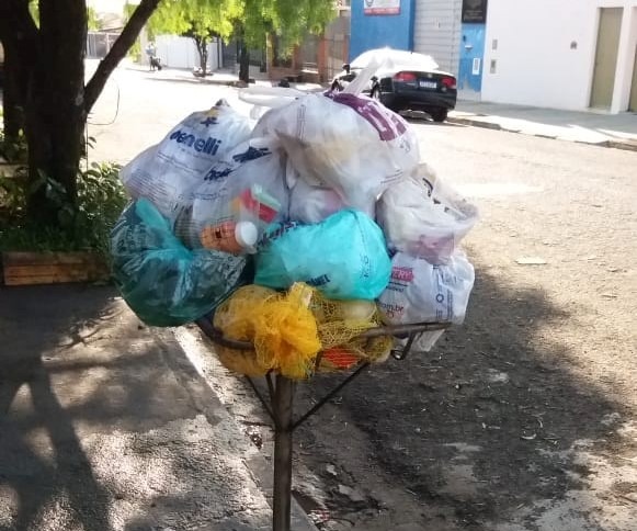Quase 200 toneladas de lixo deixaram de ser recolhidas em Araraquara ontem (15)