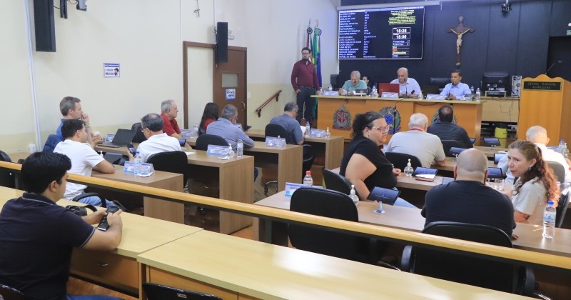 Os três projetos aprovados são de abertura de novos créditos  