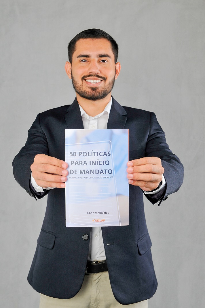 Consultor em gestão pública, Charles Vinicius lança livro 50 Políticas para Início de Mandato