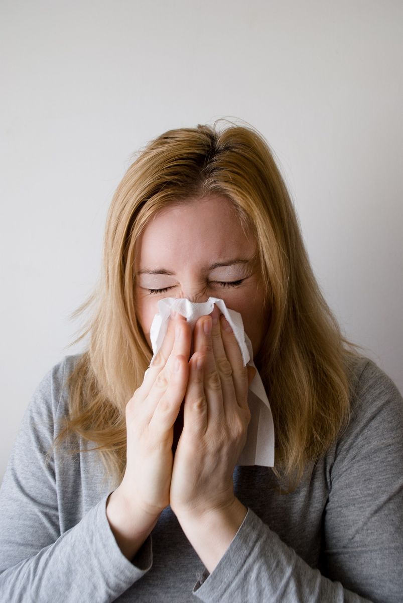 Altas temperaturas e o choque térmico contribuem para a piora de condições como sinusite, faringite, amigdalite, rinite, bronquite e gripe, diz o especialista