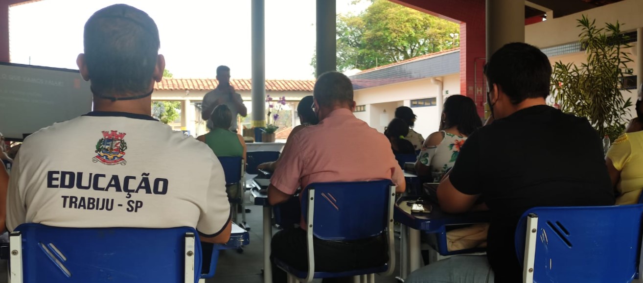 Professores durante o curso de capacitação em Trabiju