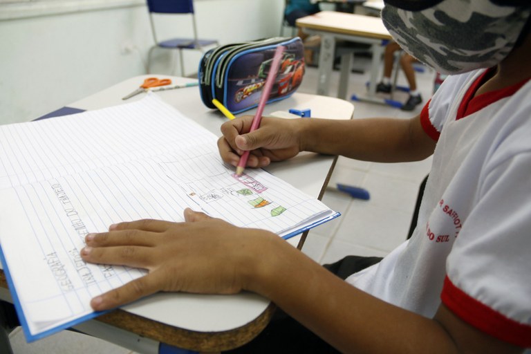 “Dessa forma, apenas a partir do diagnóstico será possível traçar a melhor conduta e tempo de isolamento”, explica a especialista.