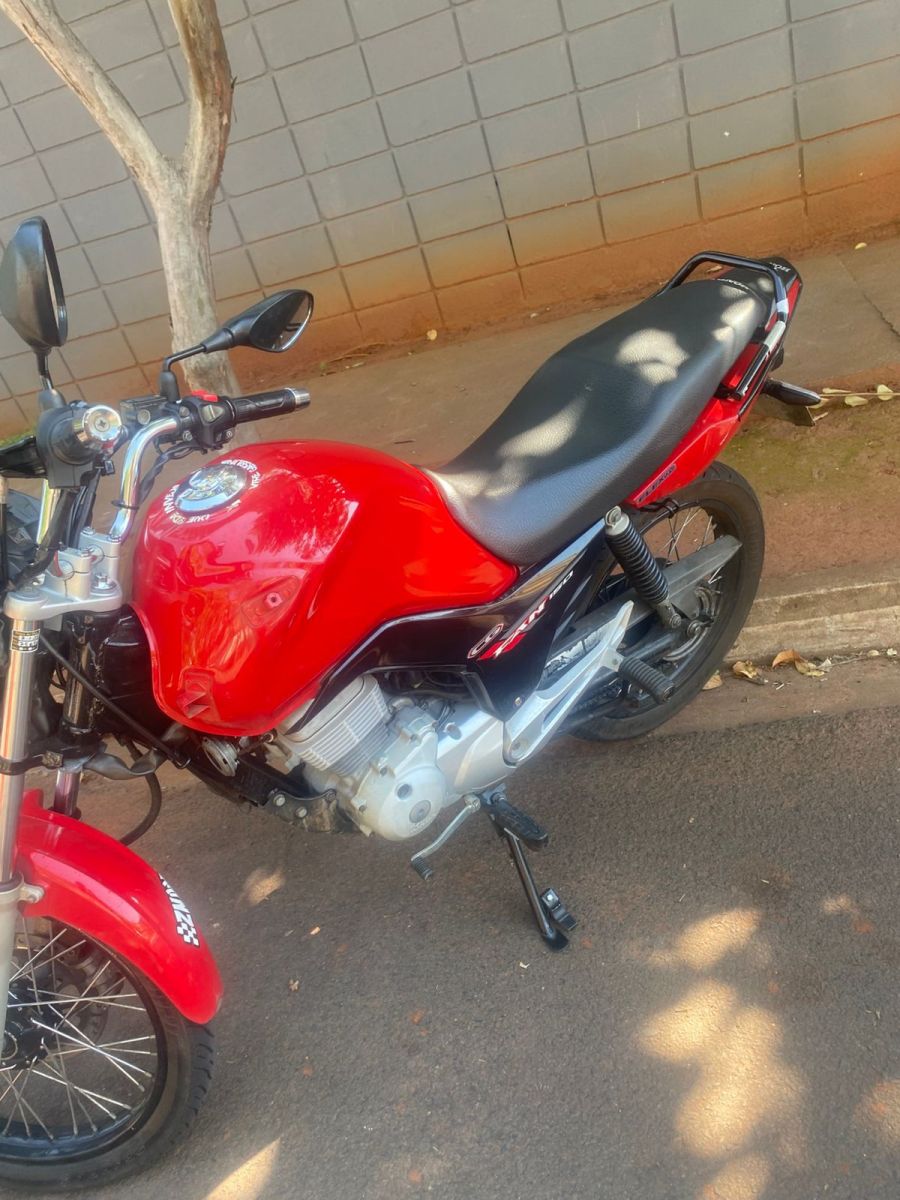Moto antes de ser furtada e pintada