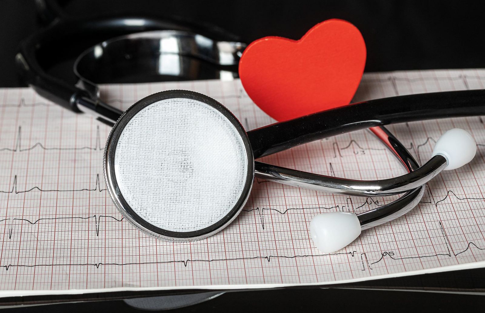Outro motivo é a divergência de sintomas em relação aos homens, destaca o cardiologista 