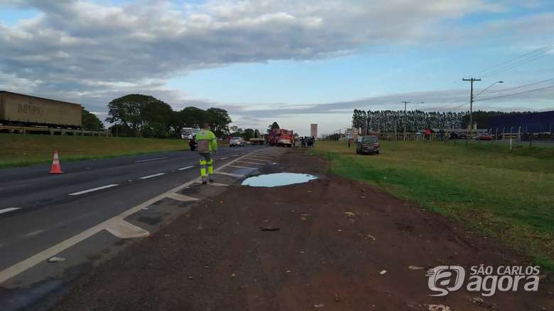 Foto 11 de 22 — Batida entre caminhão e perua deixa 10 feridos na Washigton Luís