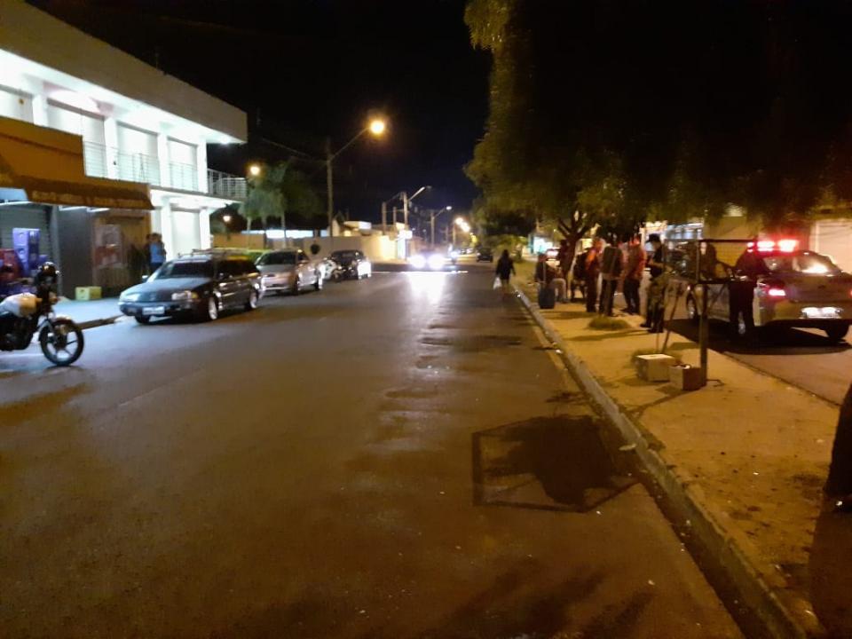 Foto 2 de 3 — Prefeitura faz fiscalização na Rua dos Eletricitários e diz que pessoas serão autuadas
